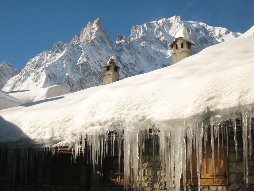 Hotel La Grange - Animal Chic Hotel Courmayeur Exterior photo