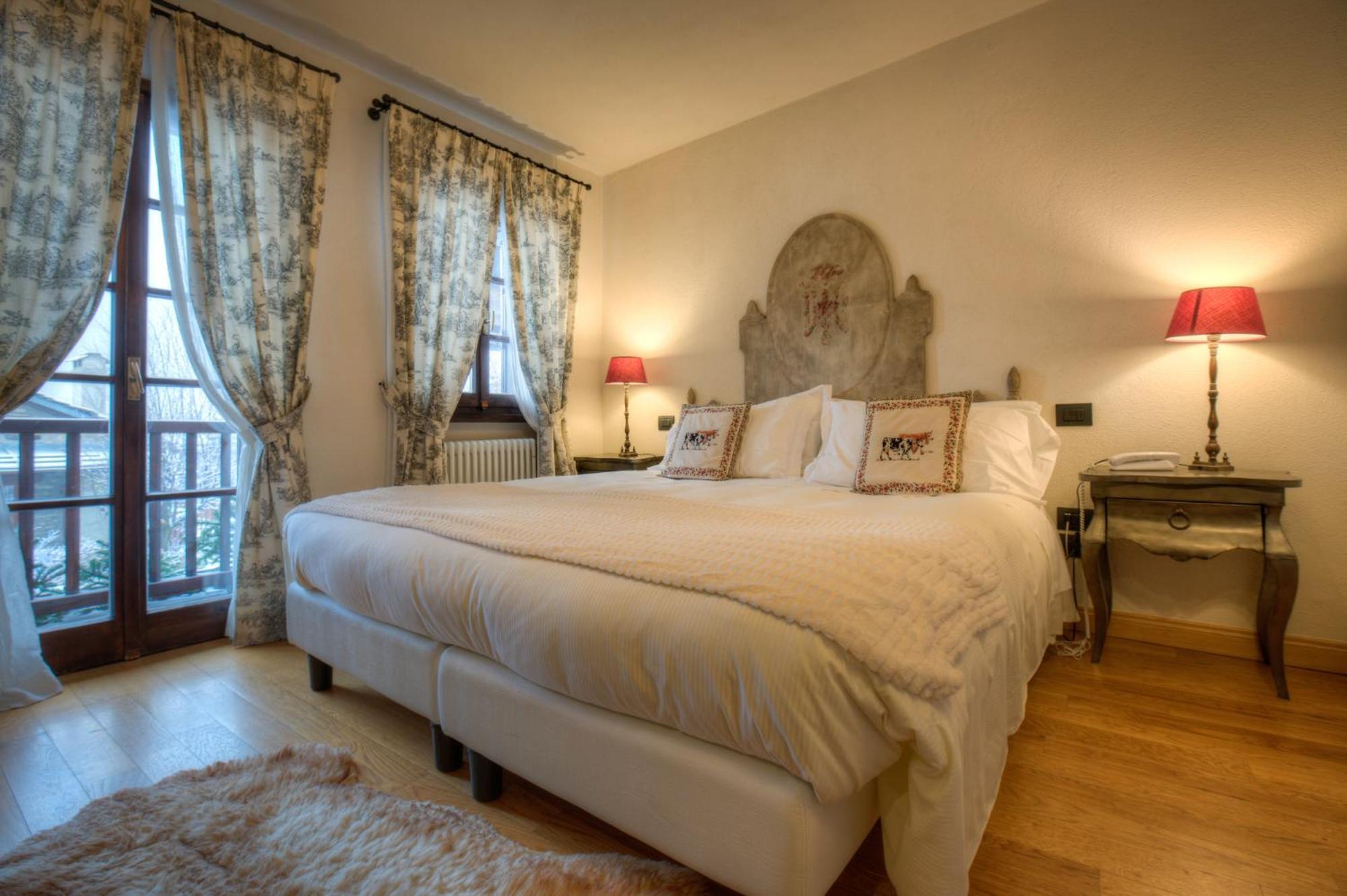 Hotel La Grange - Animal Chic Hotel Courmayeur Exterior photo