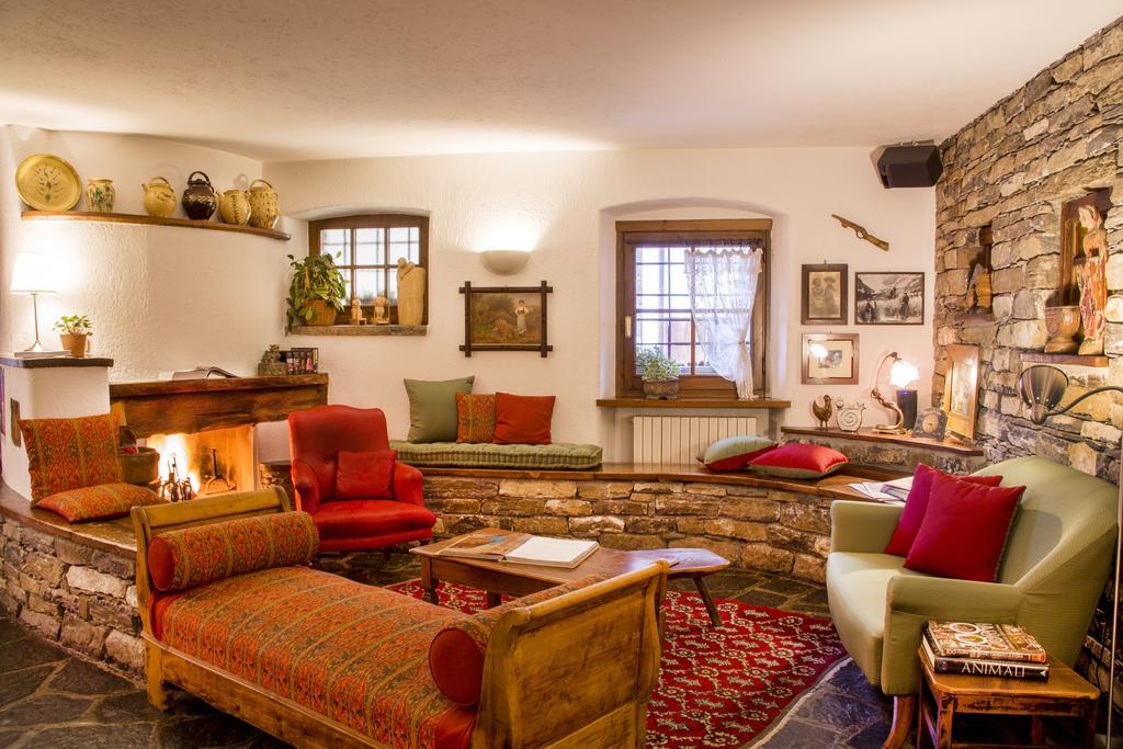 Hotel La Grange - Animal Chic Hotel Courmayeur Exterior photo